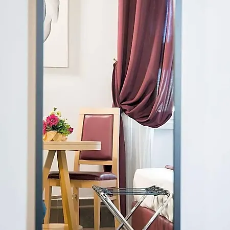 Suitinn19 Bed & Breakfast Rom